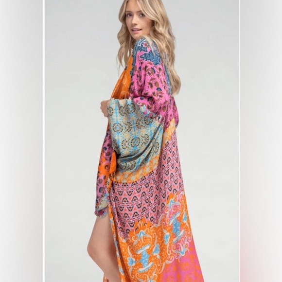 - NWT Intricate Damask Kimono back by POPULAR DEMAND!! - Picture 2 of 3